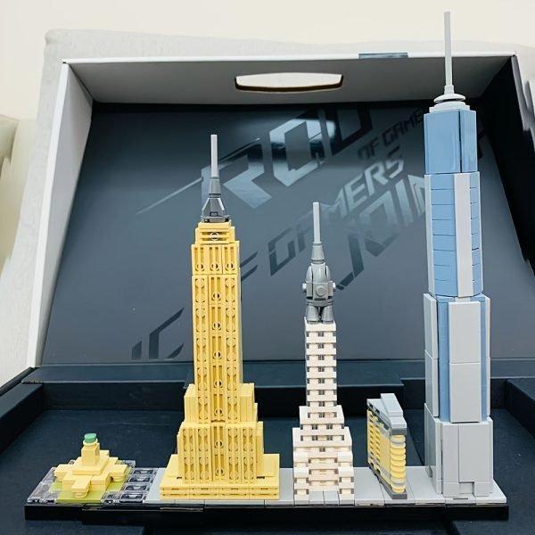 Goodsright Decor Creative Skyline Collectible Model Brick, New York City Trade Center Landmark Building Block Toys, Gifts, Home Decor