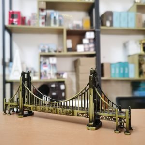 Goodsright Decor Glorious Golden Gate Bridge Miniature - Authentic Metal Souvenir Sculpture - Perfect Tabletop Decor & Toddlers Xmas Gift - Celebrating American Architectural Splendor
